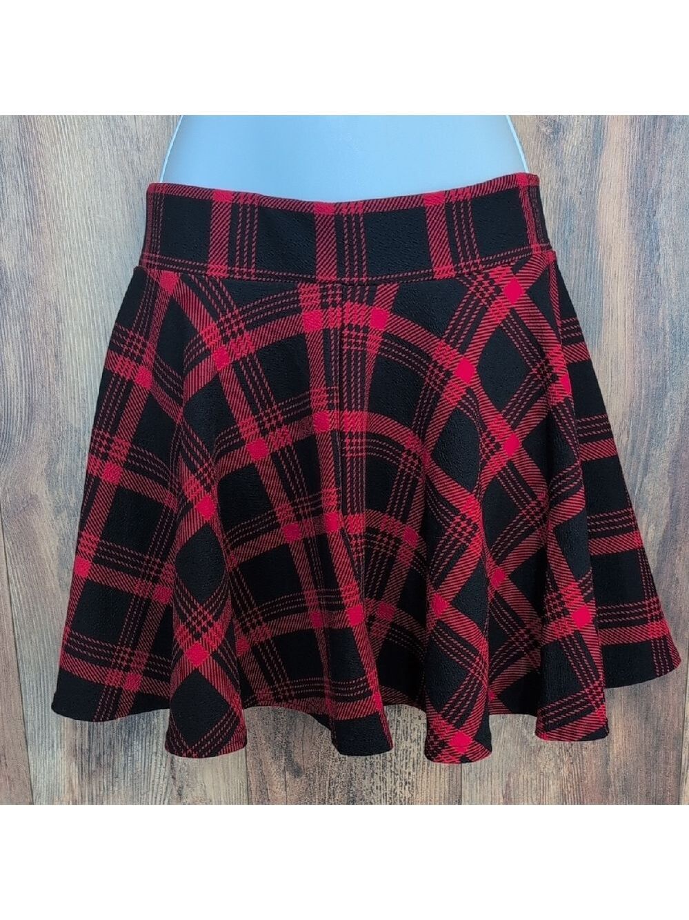 Urban Coco Red/Navy Plaid Pleated Mini Skirt M M212